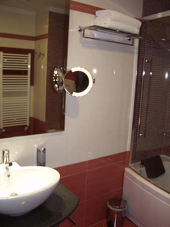 Hotel Mareschi Palace Novara Exterior photo